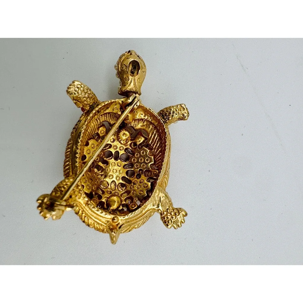 Vintage Ciner Turtle Brooch Gold‎ Tone Coral Pearl Beads Figural Head Movement